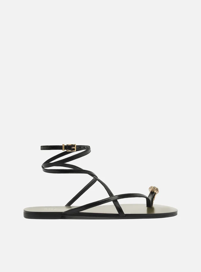 Rasteira Preta com Detalhe Metal Snake